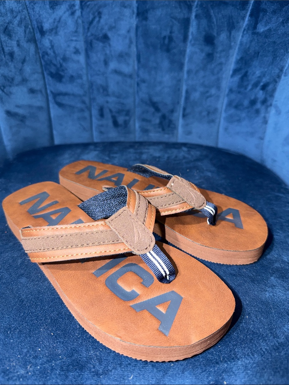 Nautica Big Boy’s/Men’s Tan Brown Flip Flop Sandals with Navy Accents Size 5